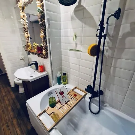 Liam Apartment