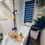 Liam Apartament